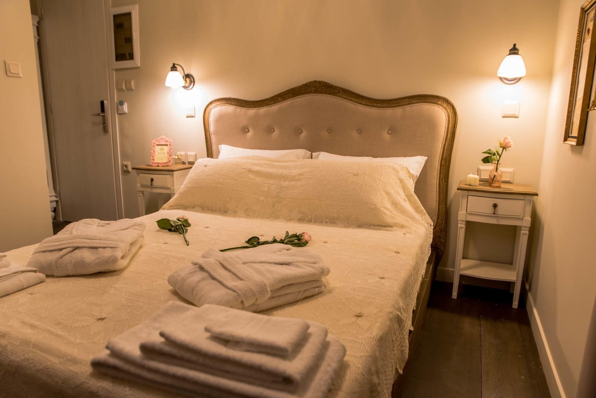 Kyria Boutique House Aparthotel Атина Екстериор снимка