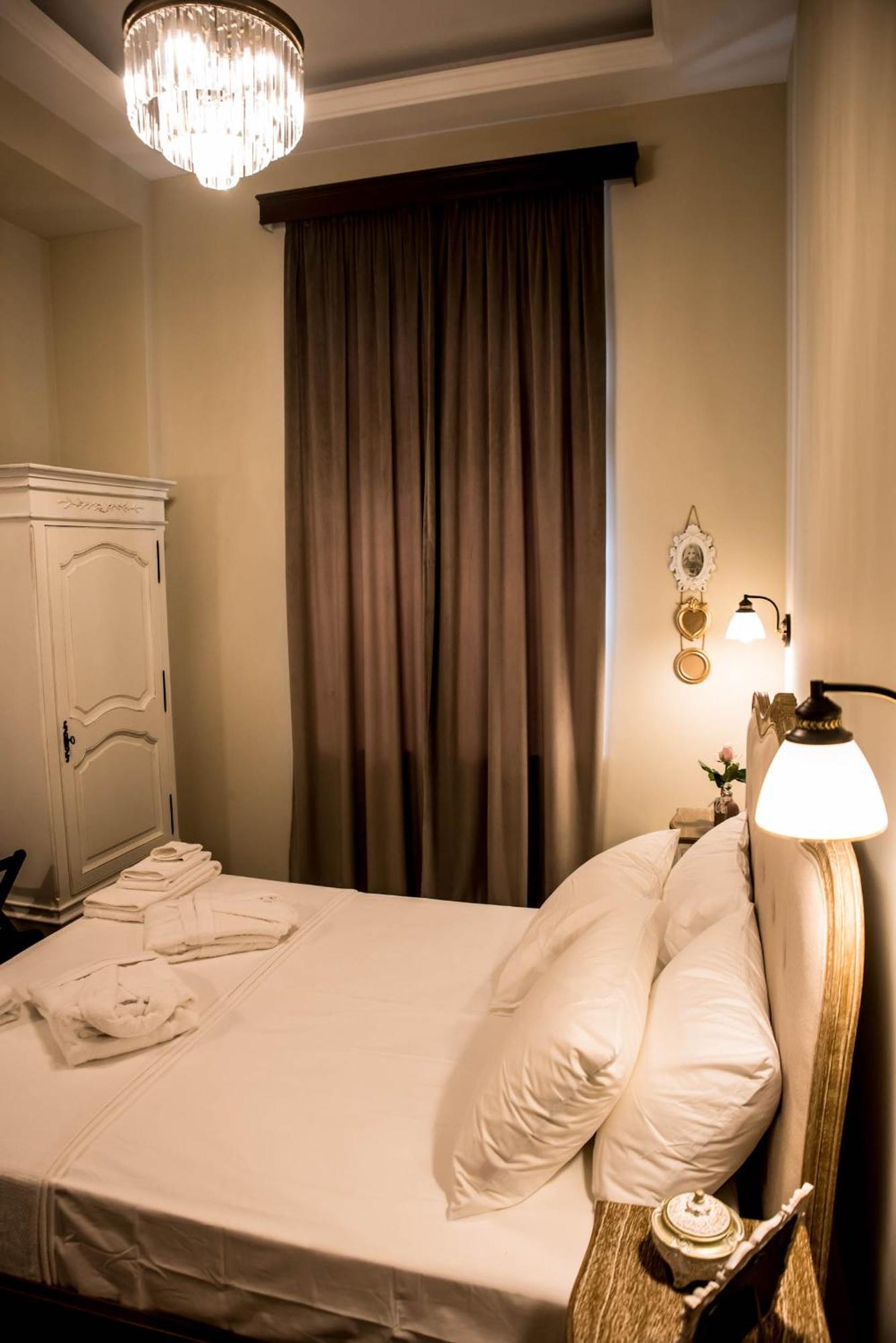 Kyria Boutique House Aparthotel Атина Екстериор снимка